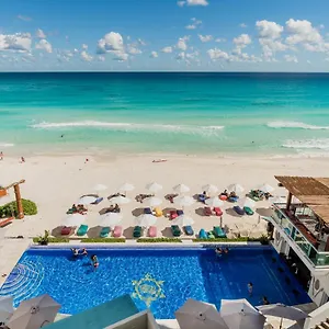 *turquoise Escape- Beachfront By Casa Paraiso* , Cancun Mexico